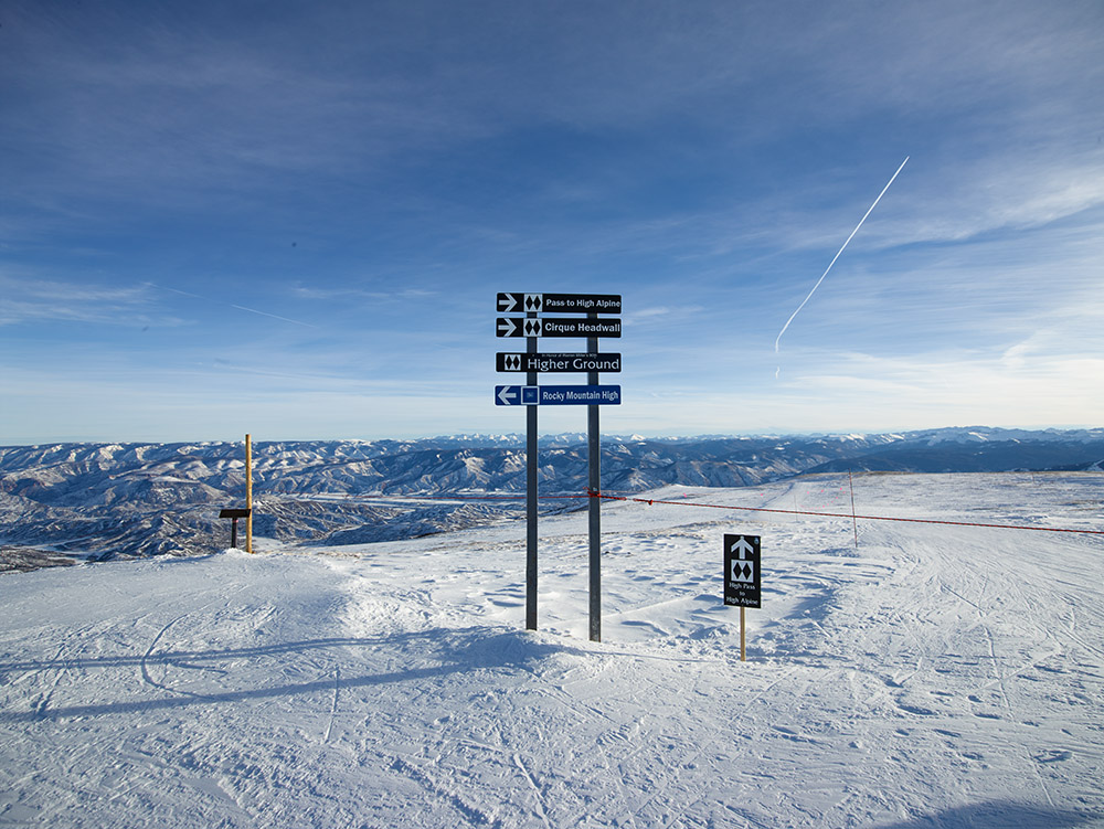 direction-signs-on-the-slopes-of-snowmass.jpg