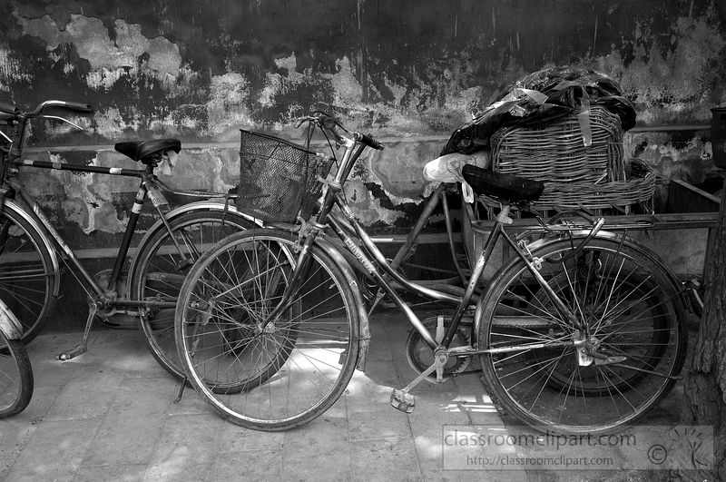 black-and-white-photograph-of-old-bicycle-in-china-7023bw2-2.jpg