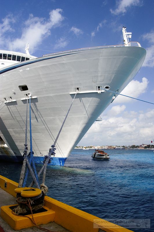 photo-cruise-ship-docked-at-harbor-in-caribbean-5079.jpg