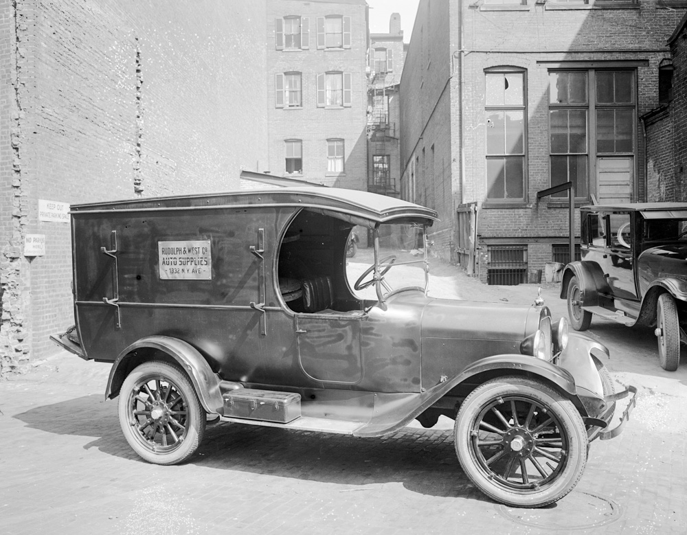 semmes-motor-rudolph-west-company-truck-1926.jpg