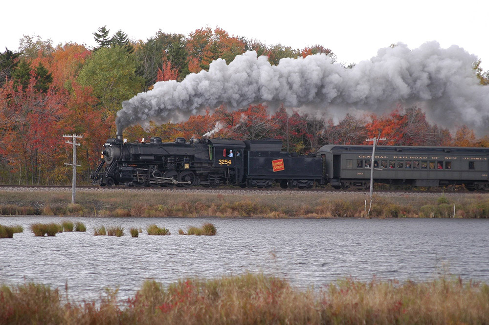 train_fall-trees-pennsylvania.jpg