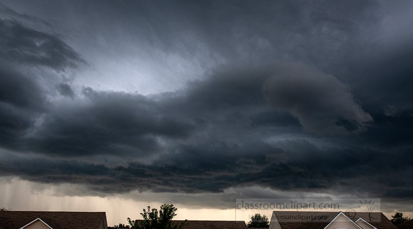 sky-with-dark-storm-clouds-392.jpg